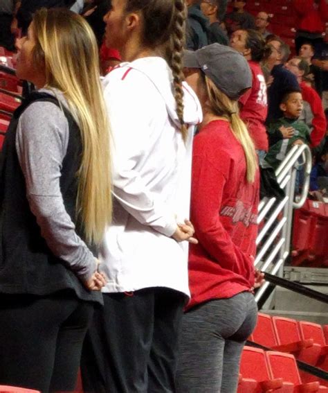 Phenomenal Ass On College Softball Player Scrolller