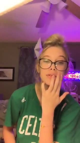 Espectáculo De Cámara Web De Periscopio Amateur De Grandes Tetas