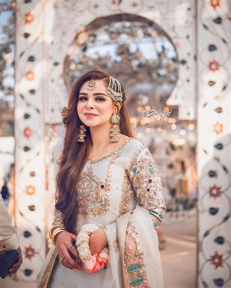 engagement picture dresses 9