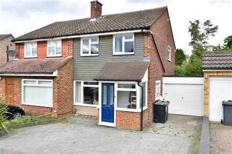 Bed Semi Detached House For Sale In Primrose Drive Ditton Aylesford