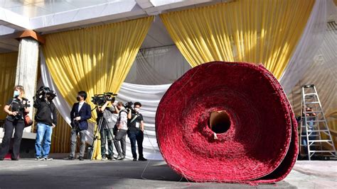 2022 Oscars: Red carpet preparations underway