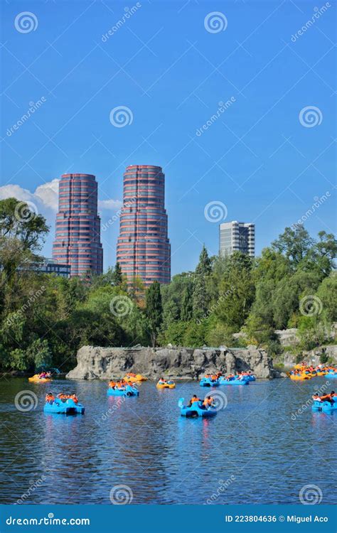 Chapultepec park . editorial photo. Image of tower, vehicle - 223804636