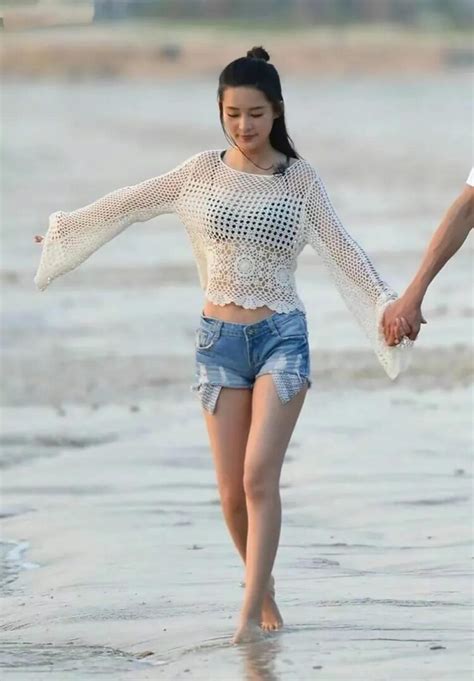 Hot Sexy Li Qin Bikini Pics