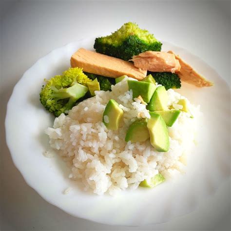 Arroz con Brócoli Atún y Aguacate Recetas Piratas