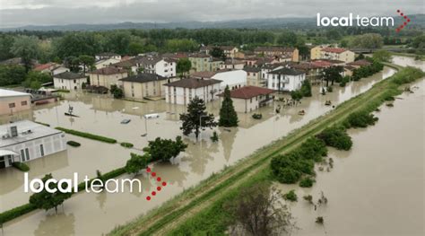 Alluvione A Faenza Parte Della Citt Inondata I Soccorritori Si