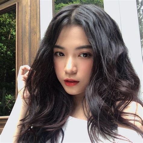 Nữ designer bất ngờ nổi trên mạng xã hội nhờ loạt ảnh bikini nóng bỏng