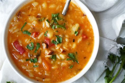 W Oska Zupa Z Makaronem Orzo Niebo Na Talerzu In Zupa Orzo