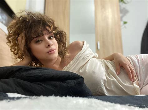 Whoever Reacts Gets A Nude Instant Nudes Blondes NUDE PICS ORG