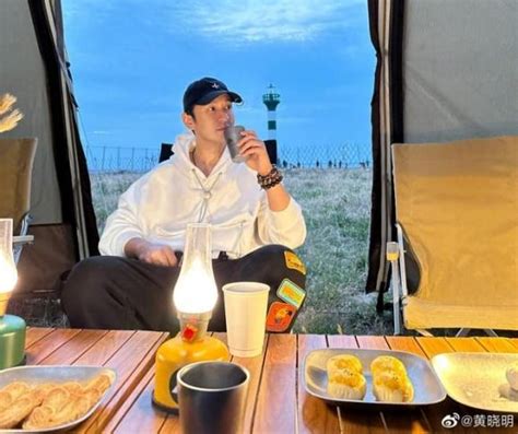 Huỳnh Hiểu Minh bị lộ bằng chứng hẹn hò cùng tình mới hot girl Diệp Kha