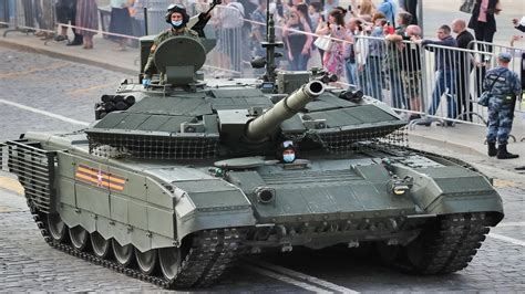 Russias T 90 Tank Keeps Getting Smashed To Pieces In Ukraine War The National Interest