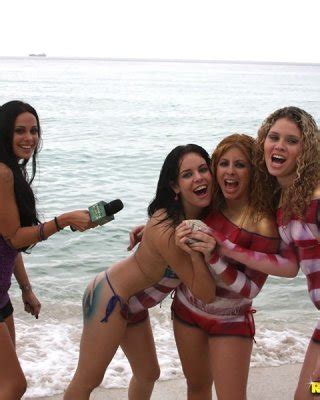 Hot Fucking Teen Celebrate The 4th Of July Walking Naked In The Streets Then Ban Porn Pictures