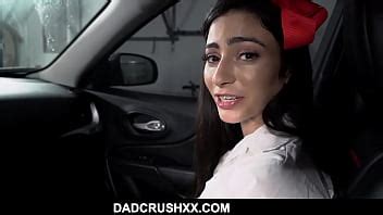 El Padrastro Levanta La Falda De La Joven Despu S De La Clase Jasmine Vega Xvideos