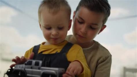 Řekl bratrovi že je gay a natočil jeho reakci Světkreativity