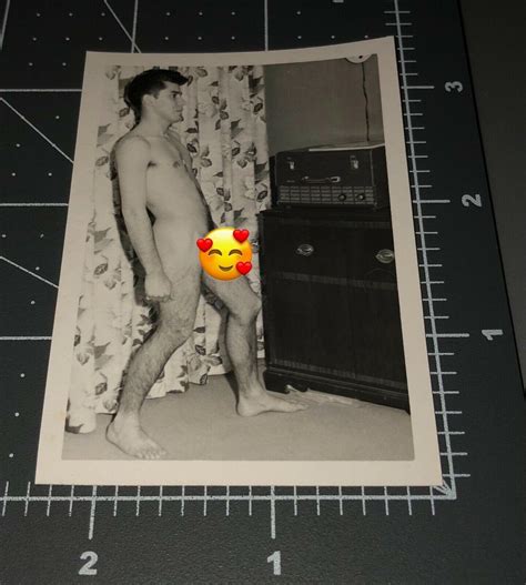 S Beefcake Muscle Man Art Nude Model Studio Vintage Gay Snapshot Photo