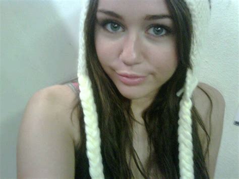 Miley Cyrus Exposing Her Sexy Nipples In See Thru Shirt On Private Photos Porn Pictures XXX