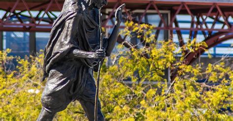 Mahatma Gandhi Statue · Free Stock Photo