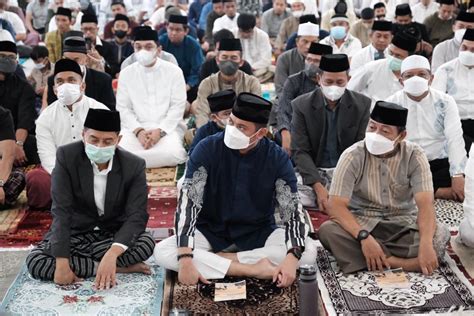 Salat Idul Adha Di Masjid Agung Syekh Yusuf Bupati Gowa Ajak Persatuan