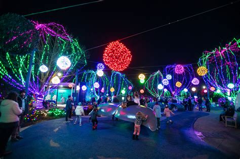 Wildlights At The Columbus Zoo And Aquarium Returns For A Spectacular