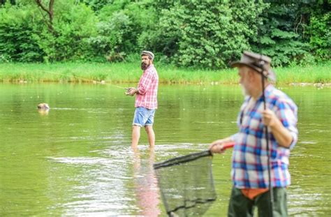 Qui N Tiene M S Hijo Y Padre Pescando Amistad Masculina Uni N Familiar