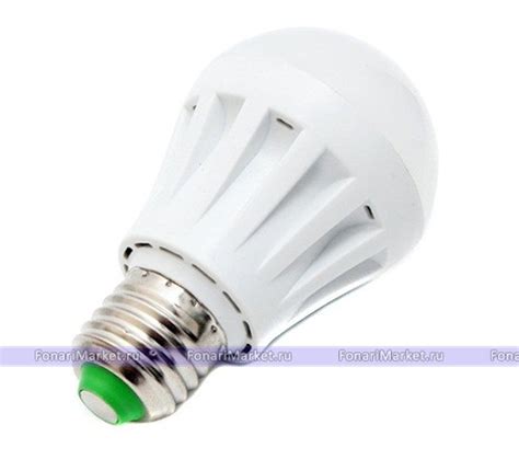 Умная светодиодная лампочка 7W светит при опускании цоколя в воду