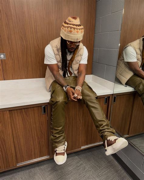 Hot Boii Outfit From December WHATS ON THE STAR