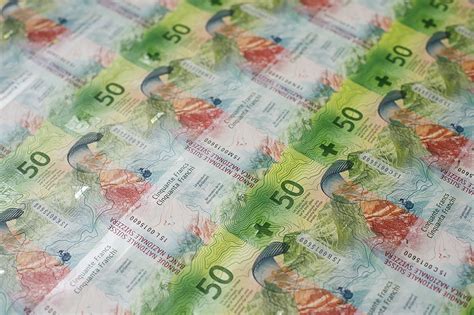 Neue 50er Note mit Walliser Gipfeln - FORUM elle