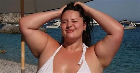 Plus Size Model Wows As She Flaunts Real Body In Tiny White Bikini