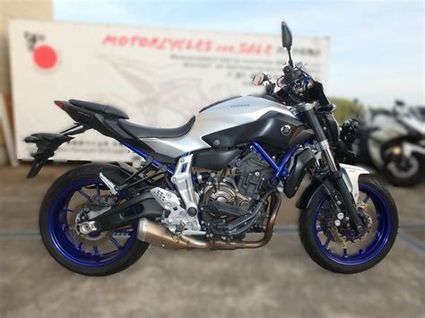 Купить б у Yamaha MT 07 FZ 07 инжектор 6 передач в Москве серебристый naked bike 2015 года по