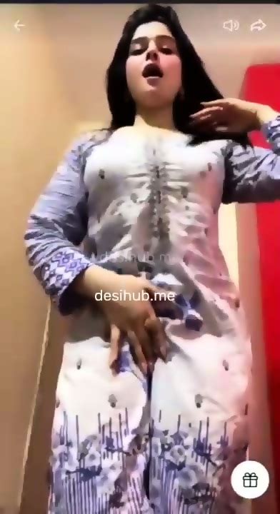 Insta Beauty Going Pantyless On Tango Live Teasing With Pussy Rubbing ASS Slapping