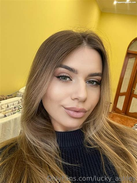 Lucky Ashley Nude OnlyFans Leaks Fappening FappeningBook