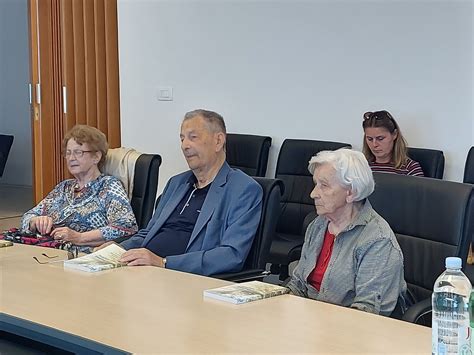 Povodom godina mature okupila se prva generacija maturanata našičke Gimnazije Radio Našice