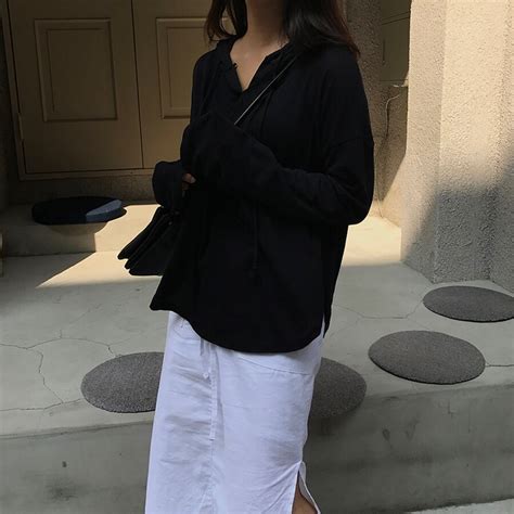 Hot girl Hàn Quốc vẫn hút fan ầm ầm dù hiếm khi đăng ảnh lộ mặt