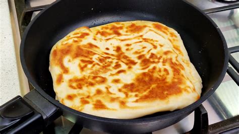 Mehl Und Wasser Leckere Tortillas In Pfanne Aus Einfachen Zutaten