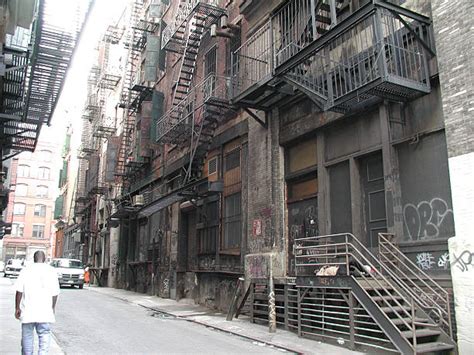 tribeca alley   york stock  pictures royalty