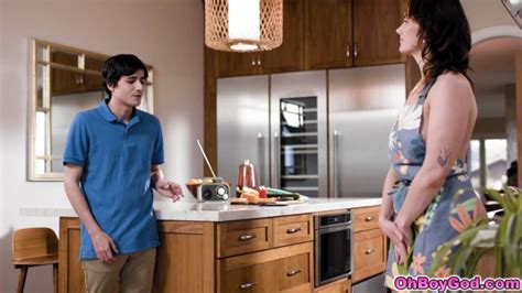 Stepson Anal Fucking His Hot Stepmom Siri Dahl Over The Kitchen Table Hworang