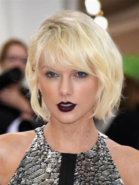 The Evolution Of Taylor Swifts Bangs From Long And Blunt To Curly