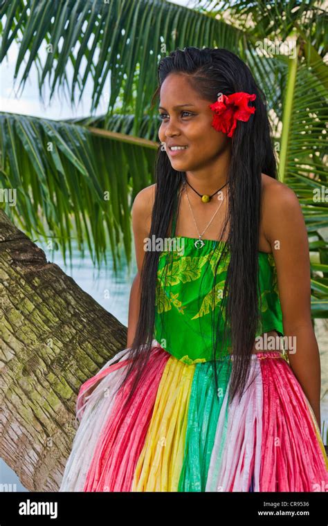 Micronesia dress hi-res stock photography and images - Alamy