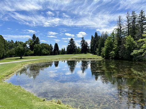 stoughton acres golf