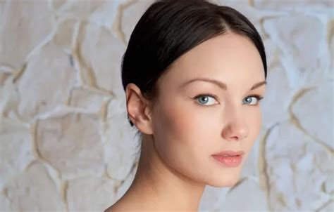 Model Eyes Brunette Actress Loreen A Beautiful Face Makeup Sexy Look