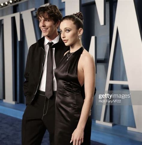 Pin by jesy on emma chamberlain | Role models, Celebrity couples, Emma