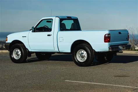 Truck Fans Should Bid On This Lifted 2001 Ford Ranger