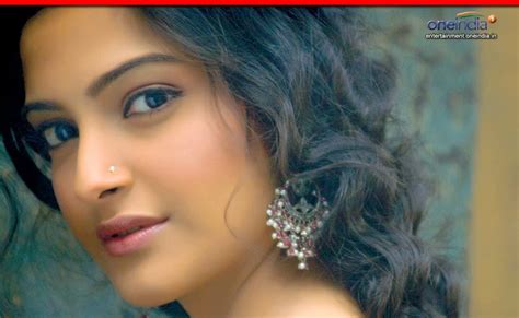 Hot Actress Pics Sonam Kapoor