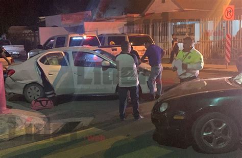 Provoca Accidente En Crucero De La Colonia Juárez Lider Web