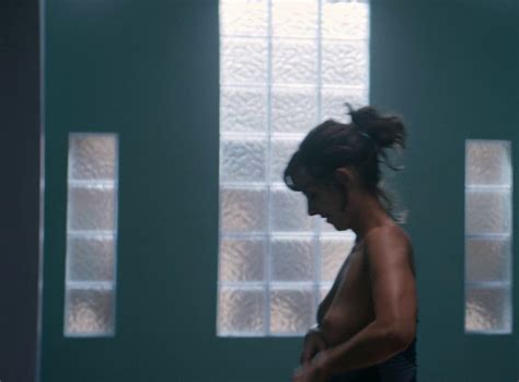 Naked Alison Brie In Glow