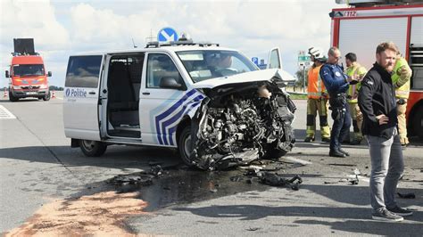 Vier Gewonden Na Botsing Tussen Politiecombi En Auto In Zonnebeke Vrt