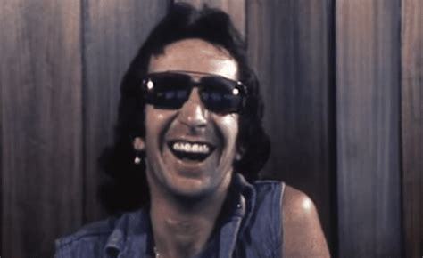 Back In Time Bon Scott Says He Doesn T Know The Sex Pistols In Rare