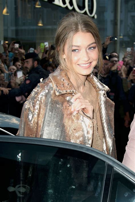 Gigi Hadid Hot Celebs Home