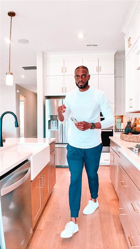 𝐸𝓇𝒾𝒸 𝑅𝒶𝒾𝓃𝑒𝓎 | No gatekeeping here! Ditch the Canva templates and do