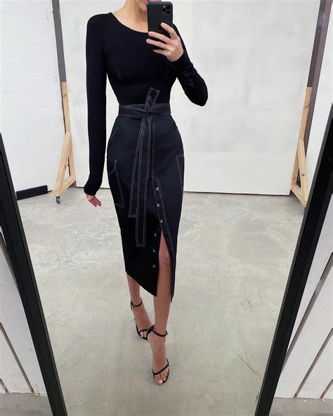 Юбка миди с контрастной строчкой и пуговицами, регулирующими длину ...