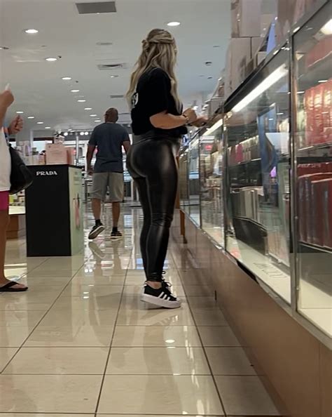 Pretty Blonde Pawg In Black Leather Leggings Spandex Leggings Yoga Pants Forum